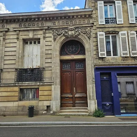 Calme Avec Petit Jardinet Apartment